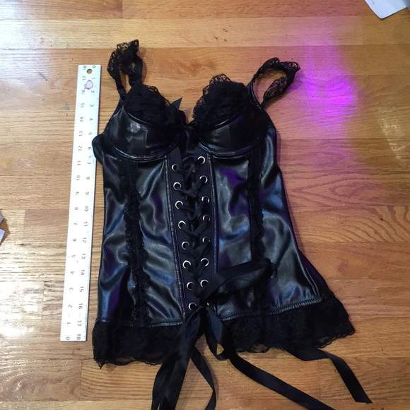 Hot Topic Tops - Hot topic small stretchy  pleather corset